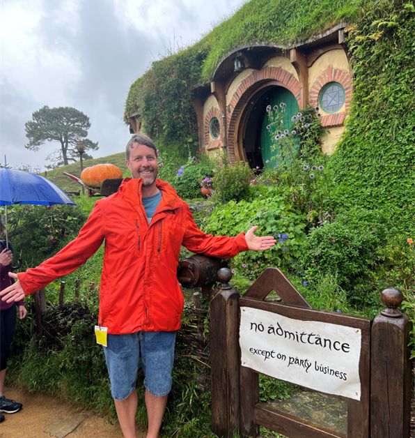 Peter in Hobbiton